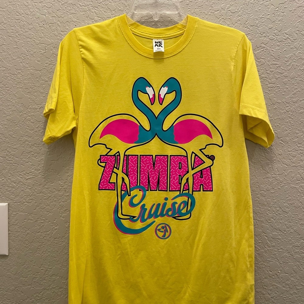 Zumba Fitness - Zumba Cruise Yellow Flamingo Unisex XS/S Graphic Tee